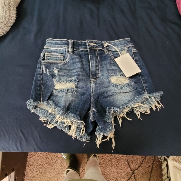 Cello Jean Shorts - Picture 2 of 10